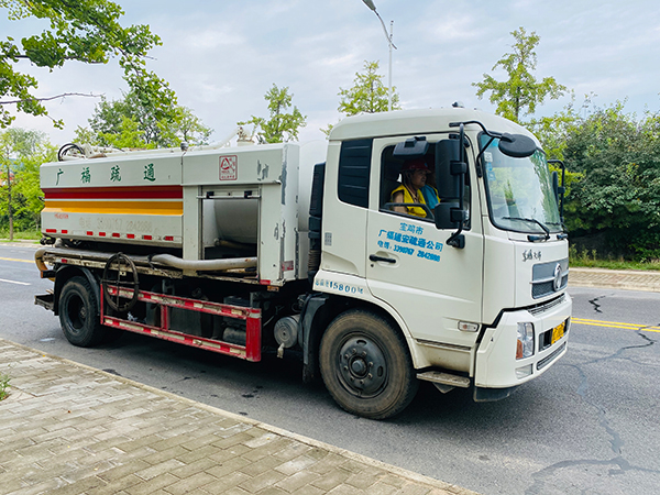 吸污車(chē)