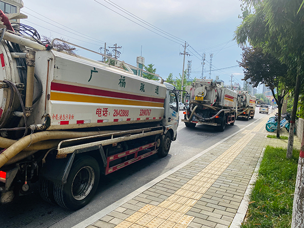 吸污車(chē)